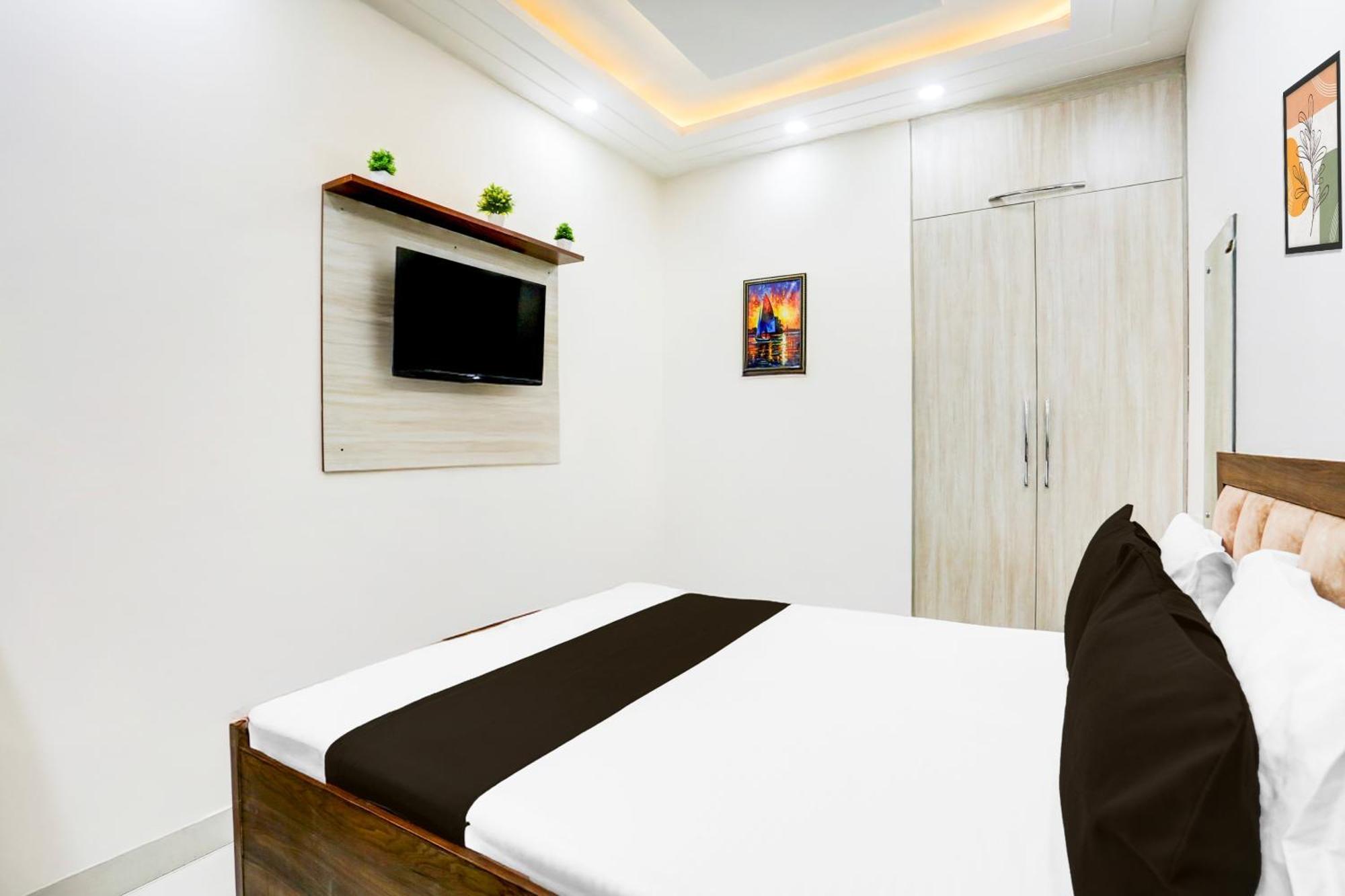 O The Escape Hotel